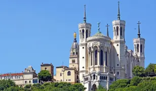 5 napos francia bortúra Burgundiában, Lyontól Dijonig, repülőjeggyel, illetékkel, félpanzióval, 3*-os szállásokkal, pincelátogatásokkal és borkóstolókkal, idegenvezetéssel