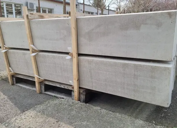 Beton lábazati elem, kerítéspanel, kerítés oszlop, drótfonat, drótháló