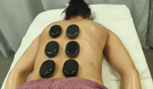 Lávaköves masszázst, frissítő svéd masszázst és tibeti méregtelenítő méz masszázst vállalok!