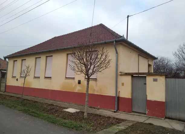 🏡 EGYEDI "SVÁB HÁZ" VÁLLALKOZÁSRA ÉS LAKHATÁSRA KIVÁLÓ ELHELYEZKEDÉSSEL ELEKEN!