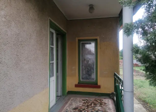 Felújításra fel! Kamuton, kiváló elrendezésű, masszív szerkezetű családi ház eladó! Jó fogás ! 😊