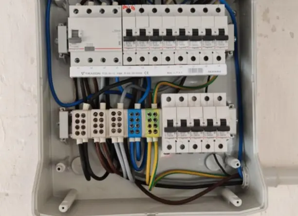 Villanyszerelés és Háztartási gép szerelés,műszerész munkák