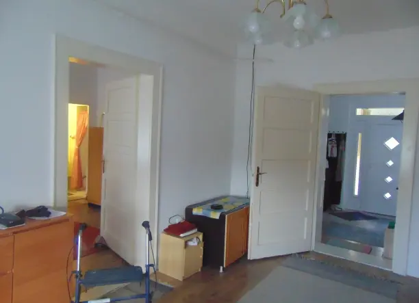 Saját kert, felújított otthon Békéscsabán – Ideális családi fészek eladó!