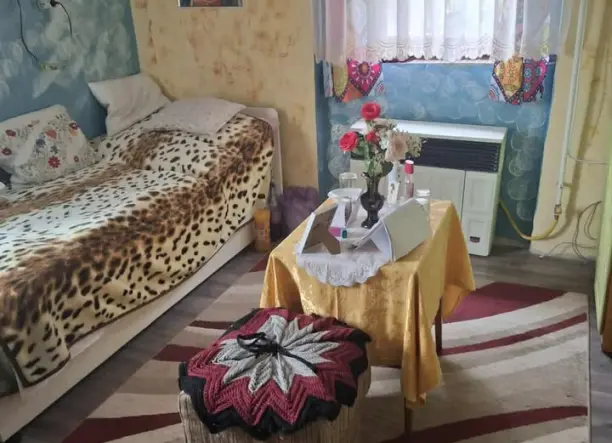 PIACI ÁR ALATT! 70 nm-es ház 2000 nm telken, 7.5 M Ft-ért!