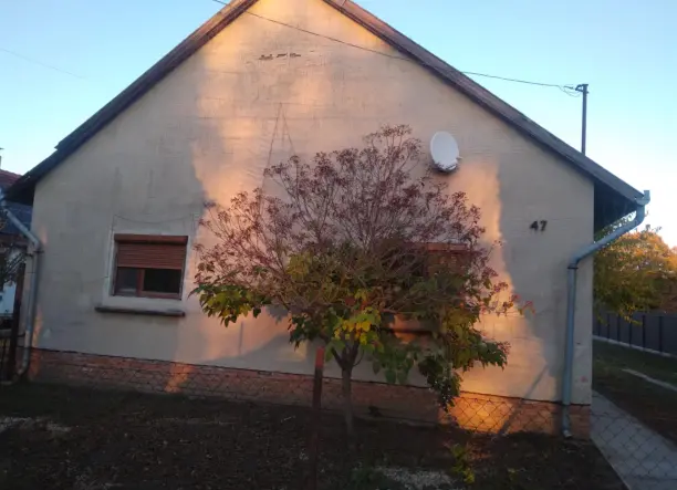 Gazdálkodásra vagy Családi Otthonnak Ideális, Tágas Ház Telekgerendás Csendes Szegletében!