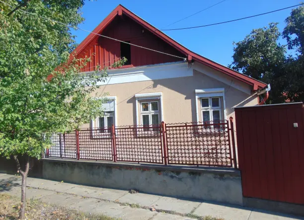 Két utcára nyíló ritkaság Tótkomlóson! Csak 13,4 millió Ft!