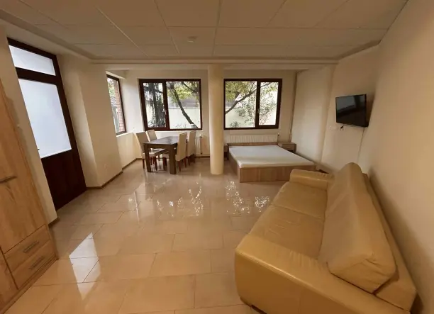 Remek befektetési lehetőség Gyulán! Eladó egy jól bejáratott, teljesen felszerelt panzió, ami ideális választás saját üzemeltetésre, de akár tágas cs