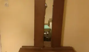 Diòfa tükrös szekrèny