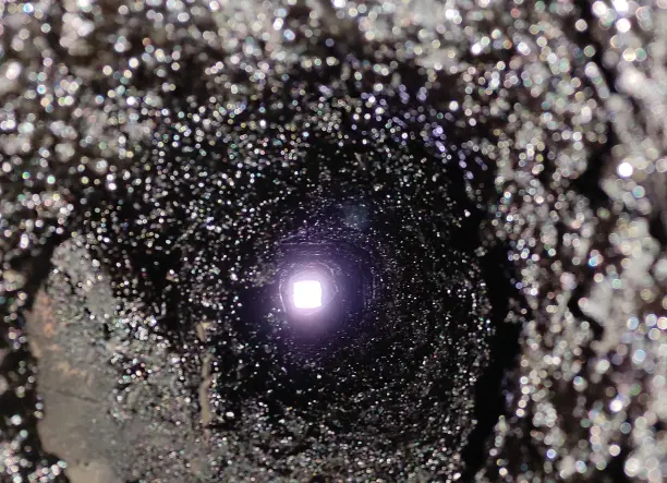 Láncos kéménytisztítás, kátránytalanítás.