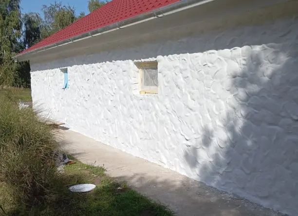 Tetőfelújítás és parasztvakolat profi kőművesektől – Országosan!