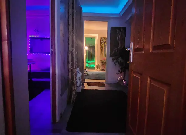 "AZ ÈRINTÉS HATALMÁVAL"- LaRa