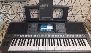 Yamaha PSR S 770 kíséretautomatikás szintetizátor