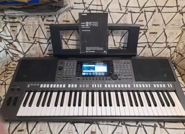 Yamaha PSR S 770 kíséretautomatikás szintetizátor