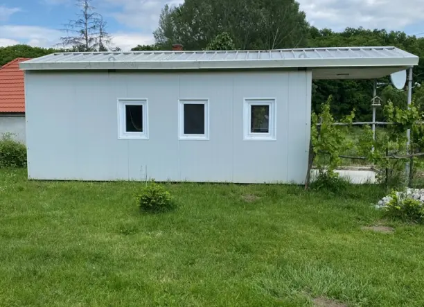 ⭐ Álom kisotthon eladó – modern, klímás konténerház terasszal, azonnal költözhető! ⭐