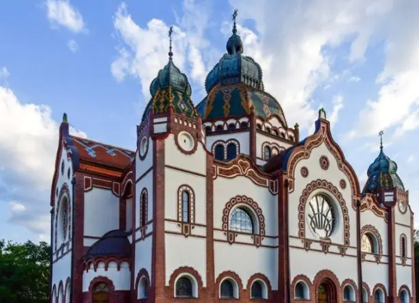 2 napos tavaszköszöntő körutazás Szerbiában és a Vajdaságban, busszal, reggelivel, idegenvezetéssel