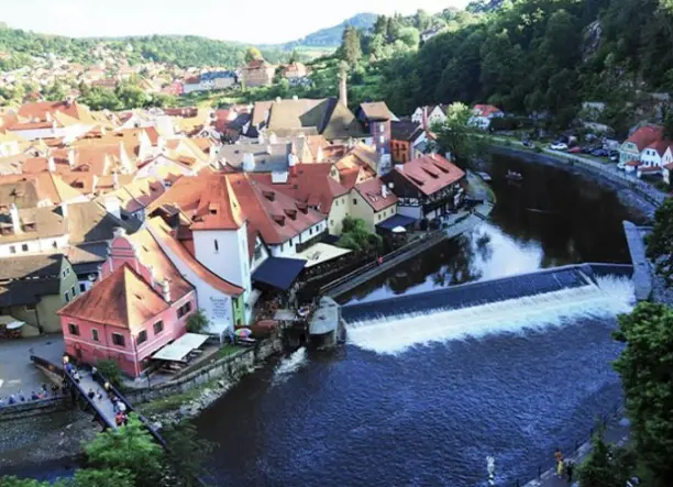 4 napos körutazás Dél-Csehország kastélyaihoz, busszal, reggelivel, 4*-os szállással, idegenvezetéssel