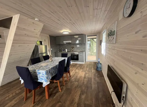 Pihenj és horgássz a Bokodi Lebegőfaluban! 🎣