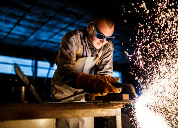 Ha nem megy, mi megcsináljuk – teljes körű fémmegmunkálás és hegesztés!