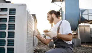 🌬️ ROLAND ELEKTRO KLÍMA – Profi klímaszerelés és villanyszerelés Veszprém és környékén!
