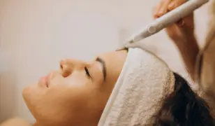 Arcvasalás és ultrahangos arckezelés a Sebastian Biondo Hair Salonban