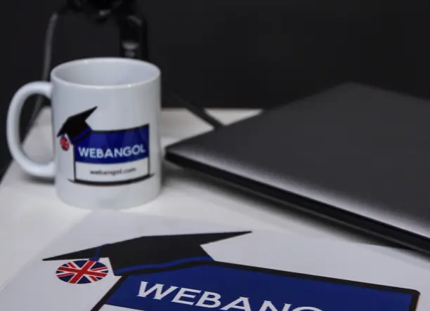 Megáll a szavad, amikor angolul kellene megszólalnod? Van rá egy gyors, magolásmentes megoldás, ami tényleg működik. Tanuljunk együtt.