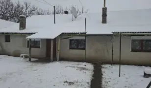 Orosházán, műszakilag megújult, azonnal költözhető családi ház!