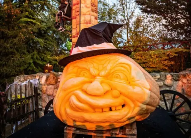 1 napos buszos utazás az ausztriai Familyparkba Halloween alkalmából és a Hauswirth csokigyár mintaboltjába, csoportkísérővel