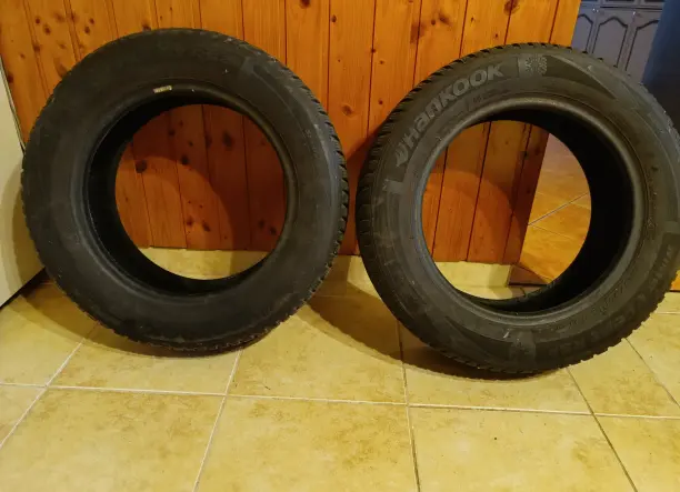 2 db téli gumi, 6-7 mm mélység