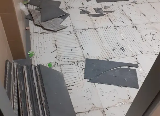 Mi bontunk és nem rombolunk A&J&N