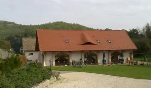 Évindító akció Bátaapátiban, a Naspolya Panzióban