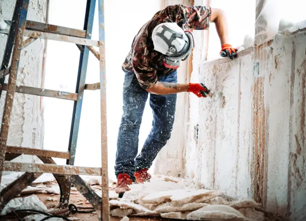 Szakember keresett – Ács, Tetőfedő, Vasbetonszerelő, Épületbontó