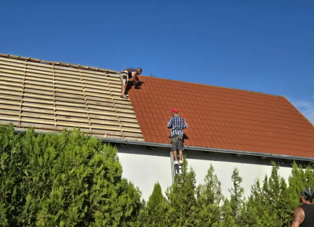 Tetőfedéssel keressenek bizalommal