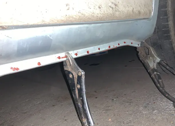 Karosszéria lakatos