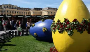 Húsvéti vásár a bécsi Schönbrunnban állatkert- és kastélylátogatással – 1 napos buszos utazás