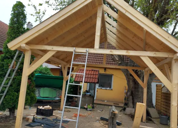 Tetőfelújítási, ácsolási és bádogos munkák