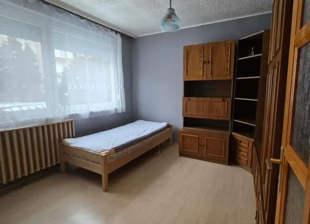 Eladó napfényes, panel lakás Oroszlányban!