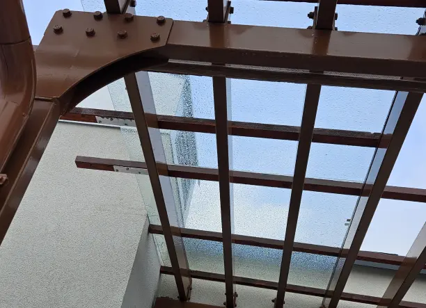 Pergolák, előtetők, acél szerkezetek készítése