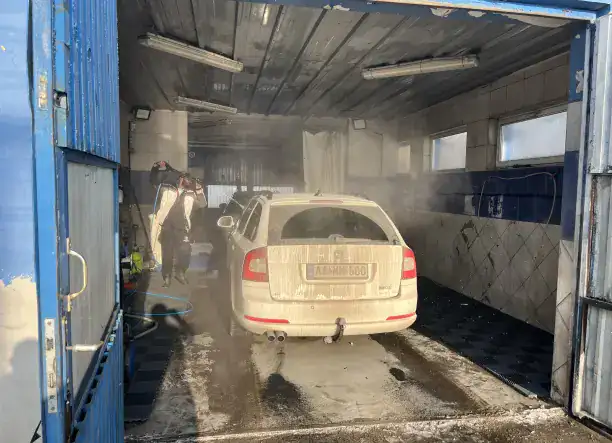 Autókozmetika, Polírozás, Kárpittisztítás