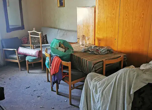 Lomtalanítás, sitt elhordás, lakás,ház ki pakolás lógok elhordása azon belül ki takaritása.