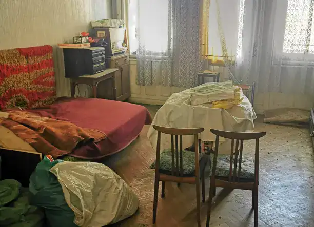 Lomtalanítás, sitt elhordás, lakás,ház ki pakolás lógok elhordása azon belül ki takaritása.