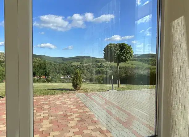 Èpület- és gépjármű takarítás, Gebäude- und Fahrzeugreinigung