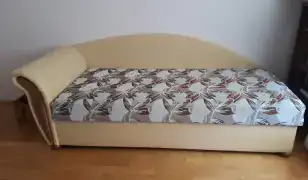 Bal oldali dívány tárolóval