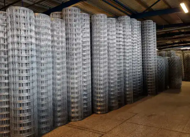 Kerítés anyagok a legjobb áron: vadháló, drótfonat, drótháló, oszlop, kapu