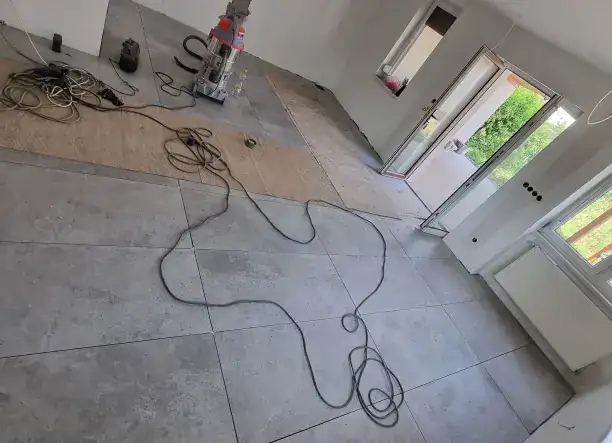 Szobafestés-Mázolás-Tapétázás Laminált parketta