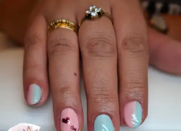 Műköröm építő, köröm dizájner