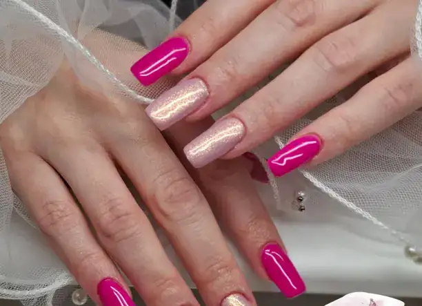 Műköröm építő, köröm dizájner