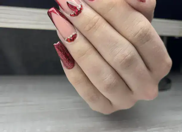 LuNails – Stabil, tartós és ragyogó körmök! ✨