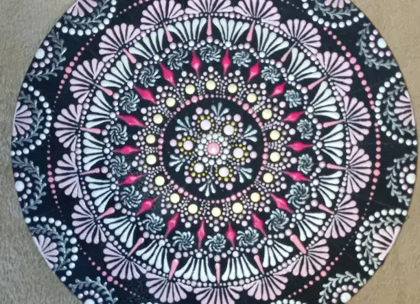 Kézzel festett mandalák