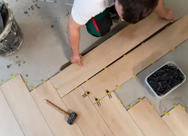 Tetőfedés, bádogos és parketta munkák – 35 éves tapasztalattal!