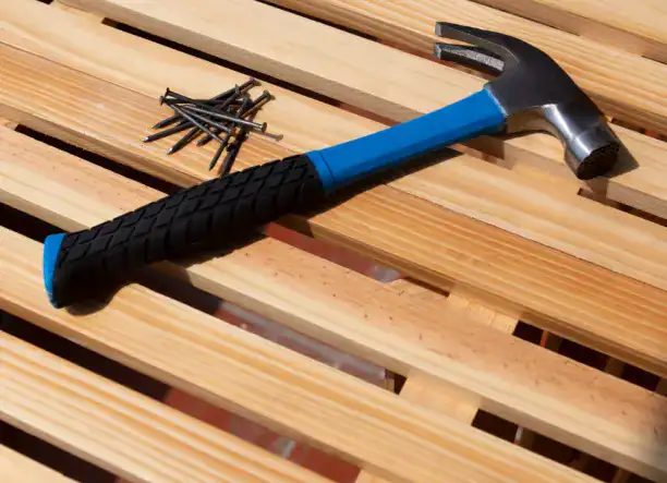 Tetőfedés, bádogos és parketta munkák – 35 éves tapasztalattal!